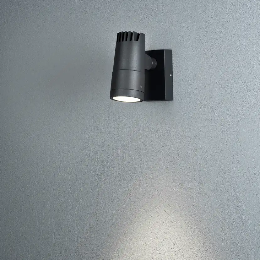 Vägglykta Gnosjö Konstsmide Adria High Power LED 9W Ställbar Ljusbild