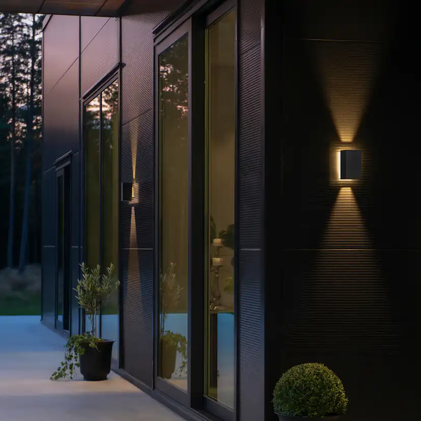 Vägglykta Gnosjö Konstsmide Cremona Upp/Ned/Bak 3X3W High Power LED