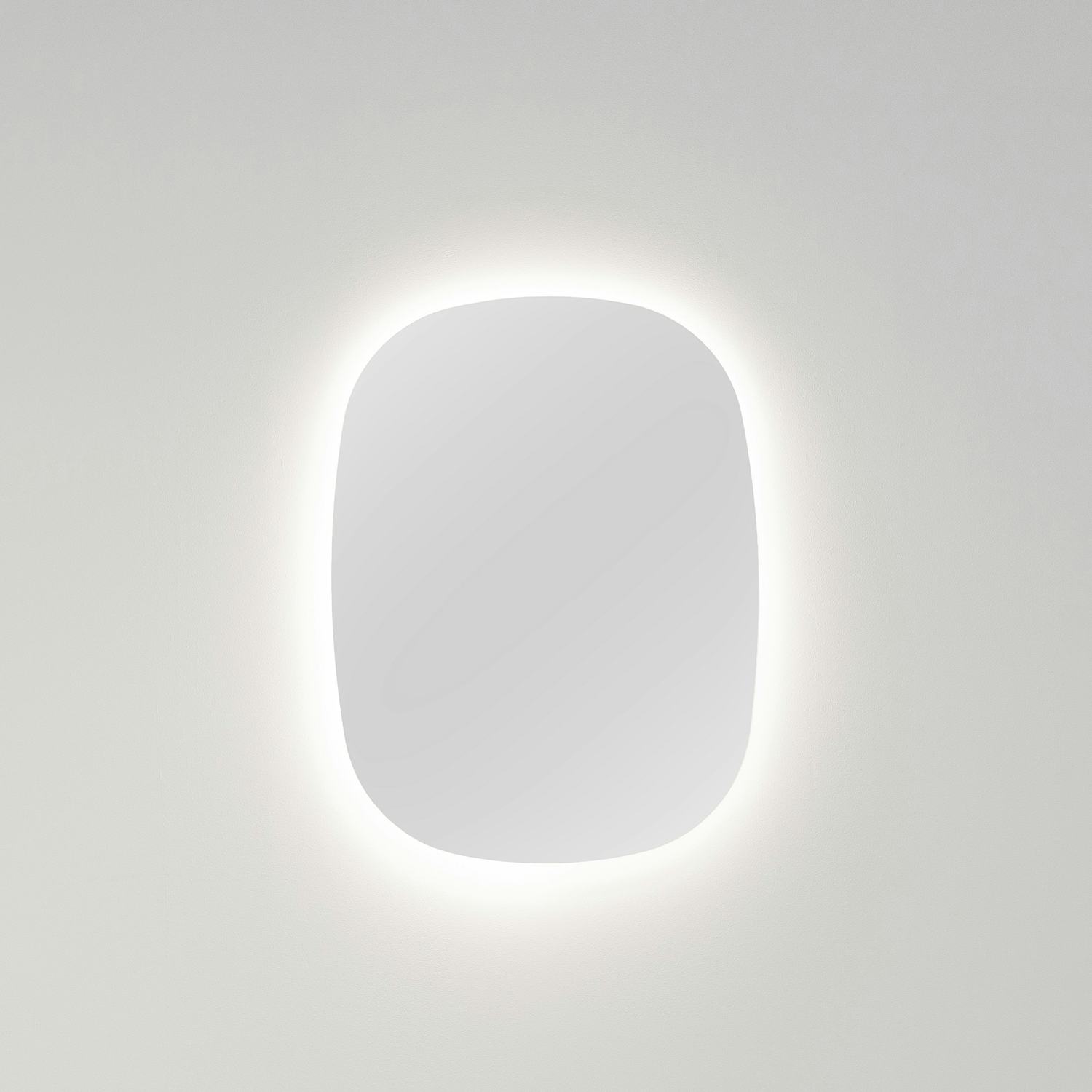 Badrumsspegel Macro Design Vega Oval Ambilight med Bakgrundsbelysning