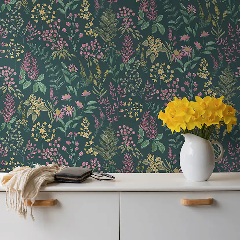 Tapet Holden The Lost Gardens Calvert Meadows Teal Pink 91683