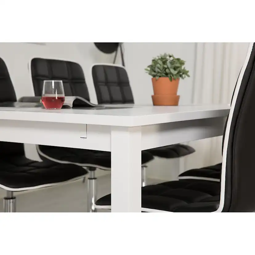 Matgrupp In Living Jasmin med 6 st Frida Stolar