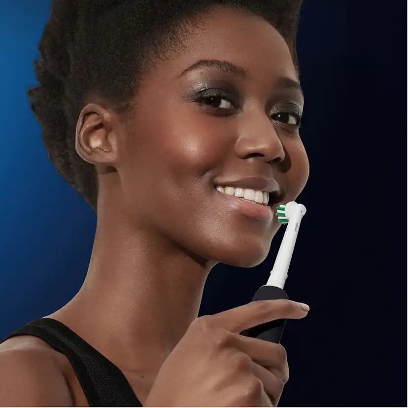 Eltandborste Oral-B Pro1 + Extra Refill