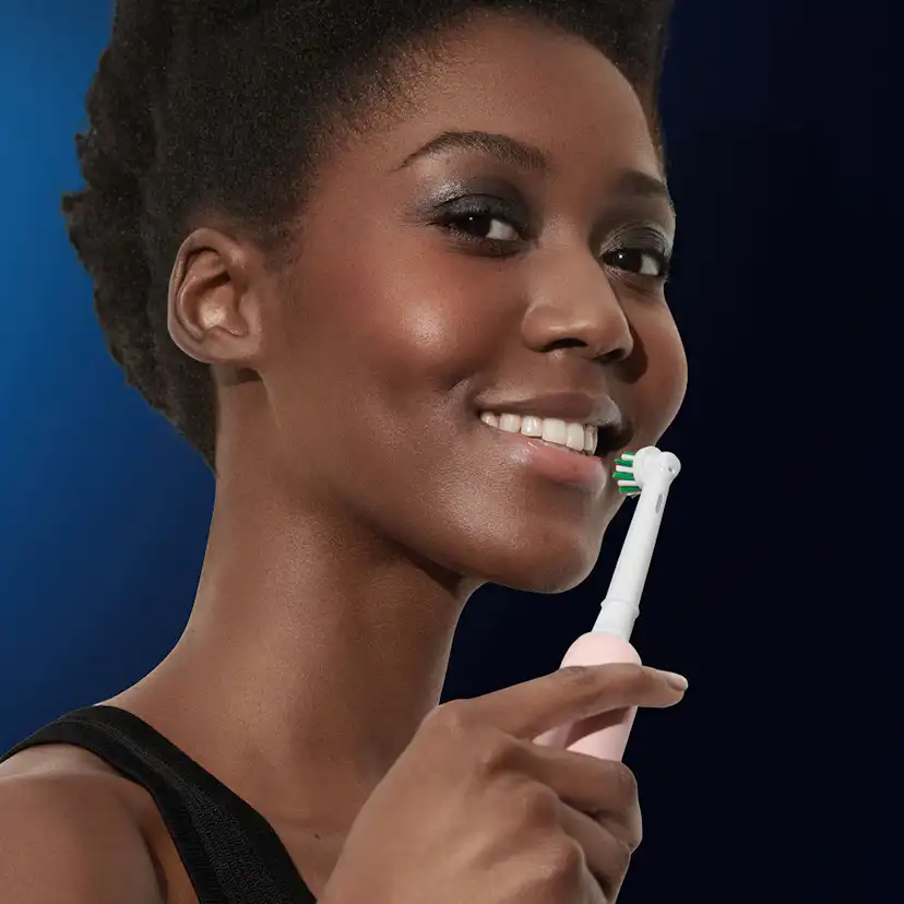 Eltandborste Oral-B Pro1 + Extra Refill