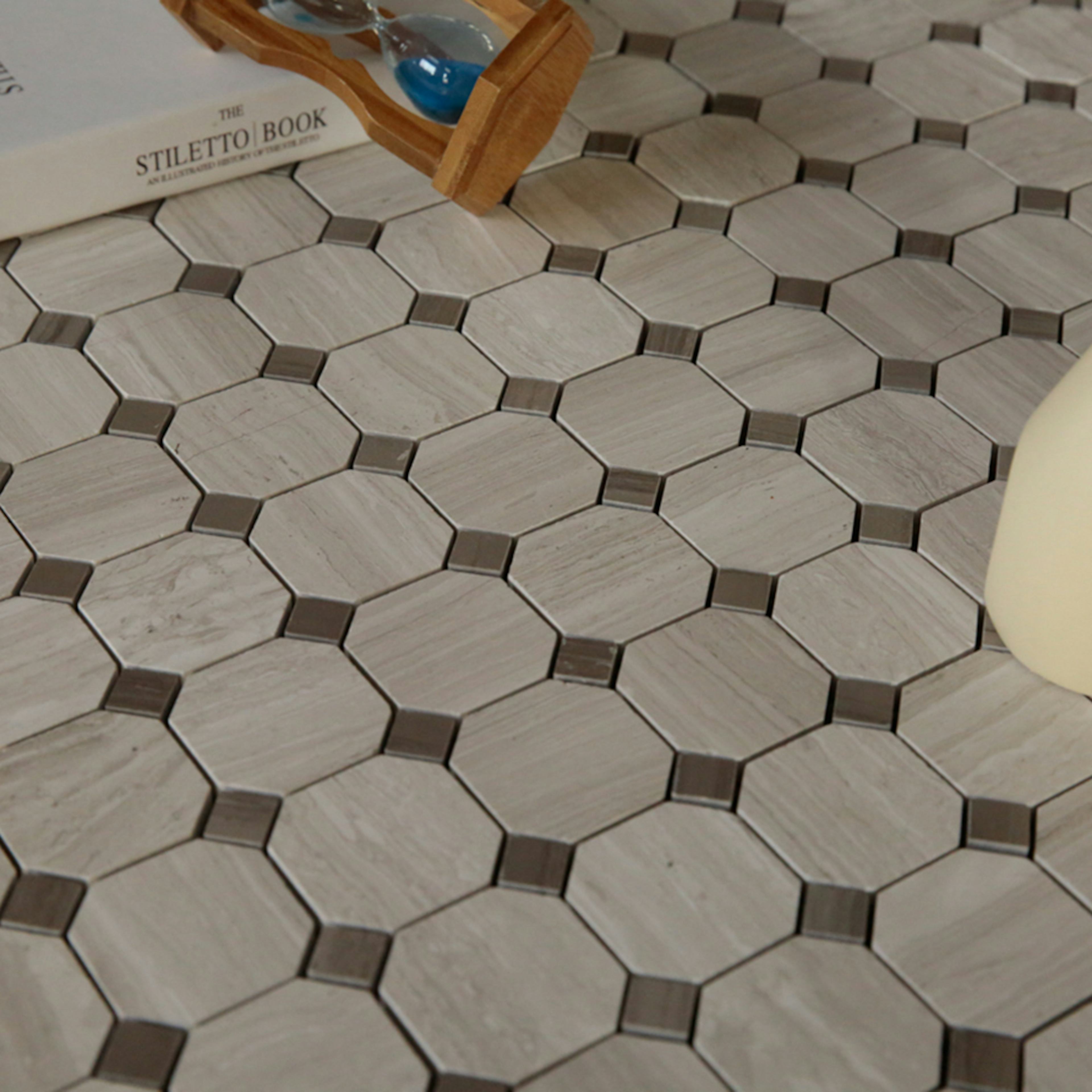 Natursten ArtStone Woodlight Gravin Octagon Polerad 5x5 cm