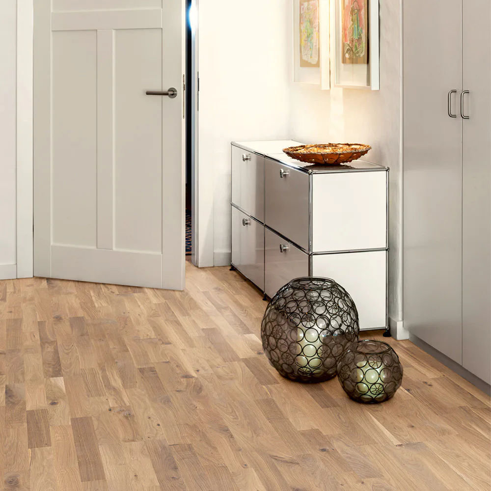 Parkettgolv Berg & Berg Ek L Vild Borstad Vitolja 3-Stav