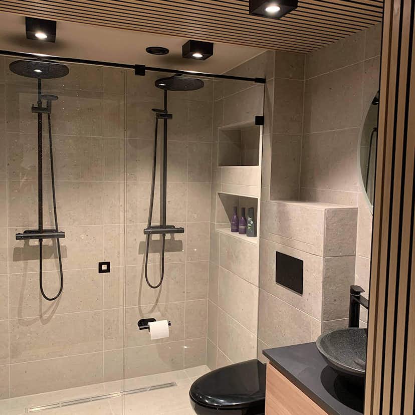 Akustikpanel Wood on wall Ek Ljuslackad