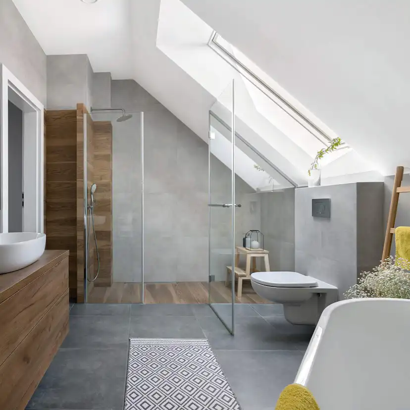 Takfönster Fakro PVC Pivåhängt 2-Glas Lagerfört