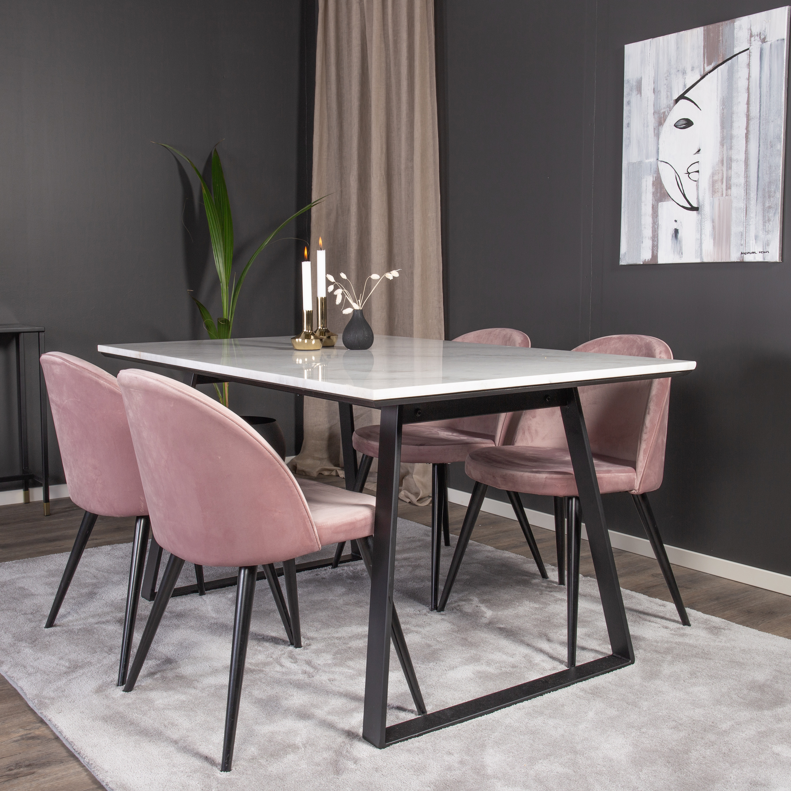 Matgrupp Venture Home Estelle 140 med 4 Valentina Stolar Sammet