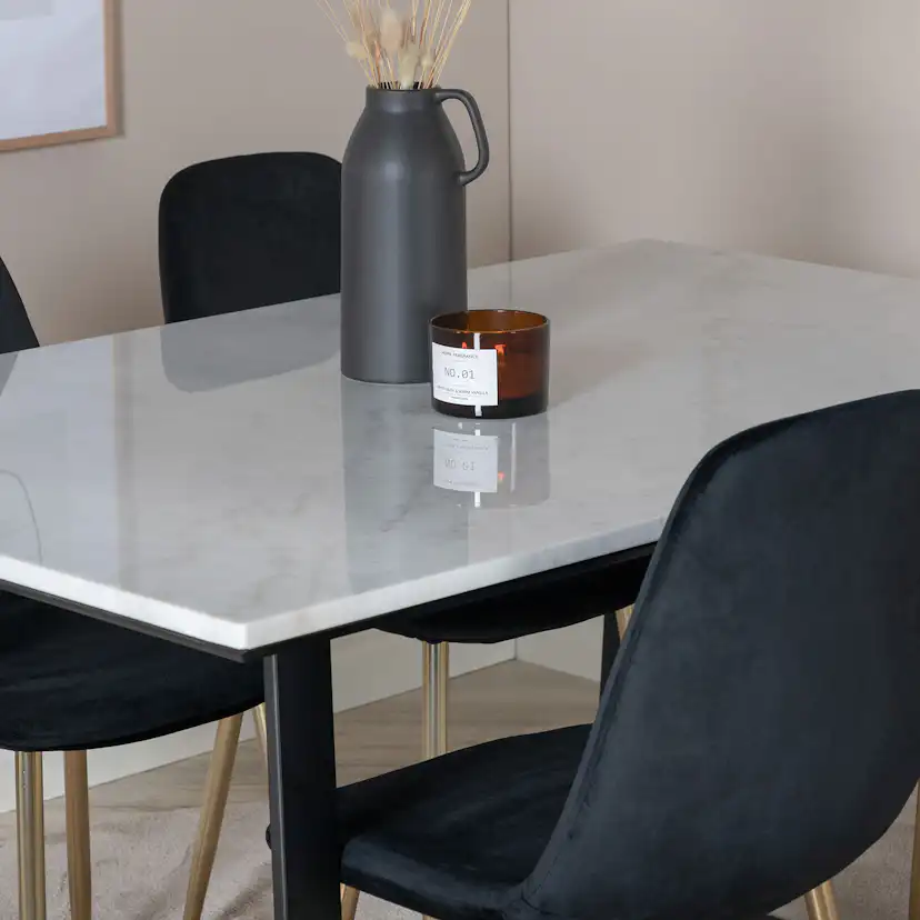 Matgrupp Venture Home Estelle med 4 Polar stolar