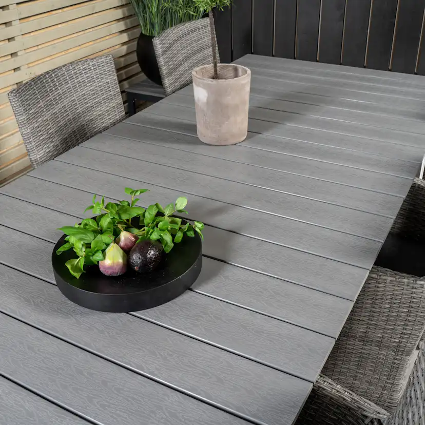 Matgrupp Venture Home Lova 224/324 med 8 Milwa Karmstolar