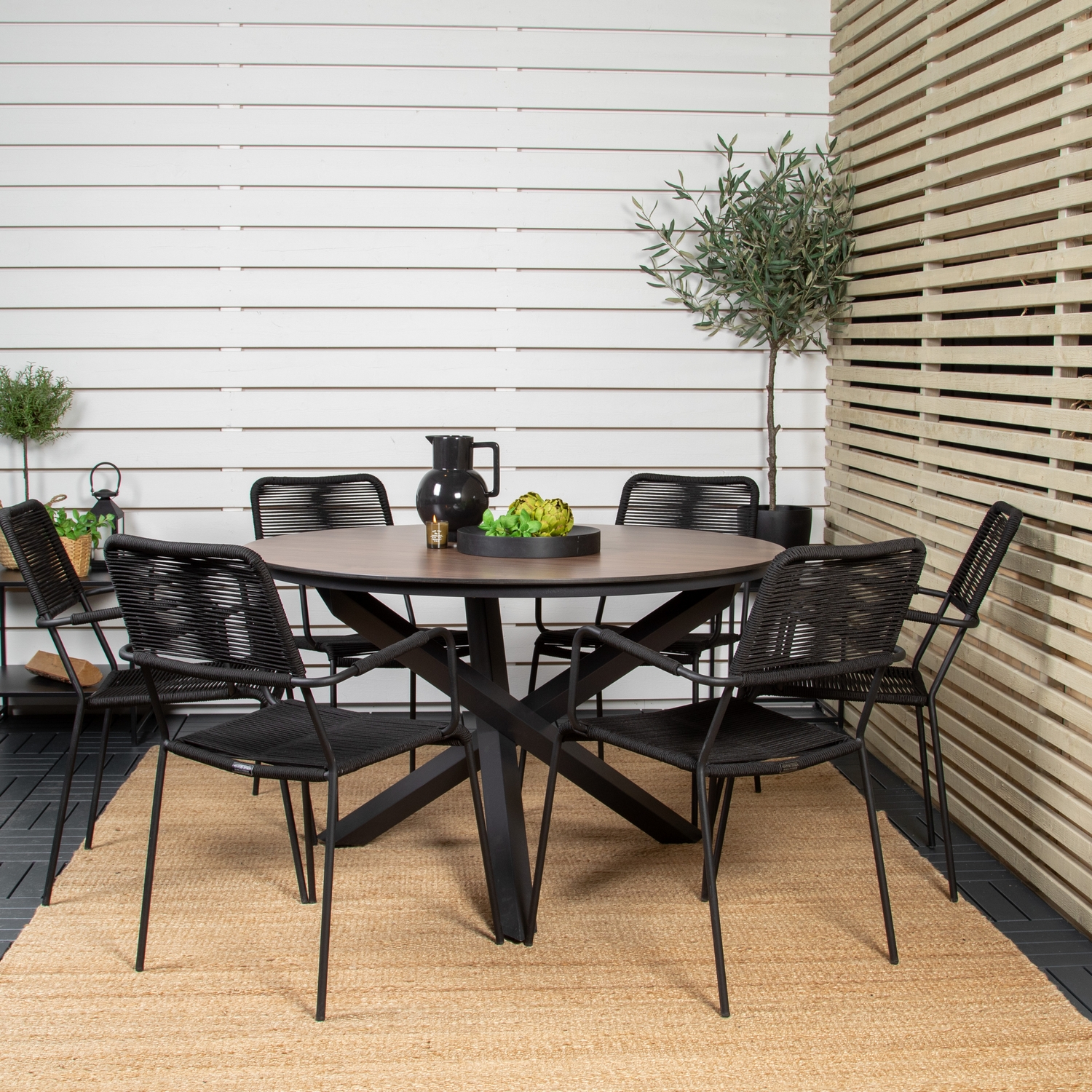 Matgrupp Venture Home Lea Ø120 med 6 Leon Karmstolar