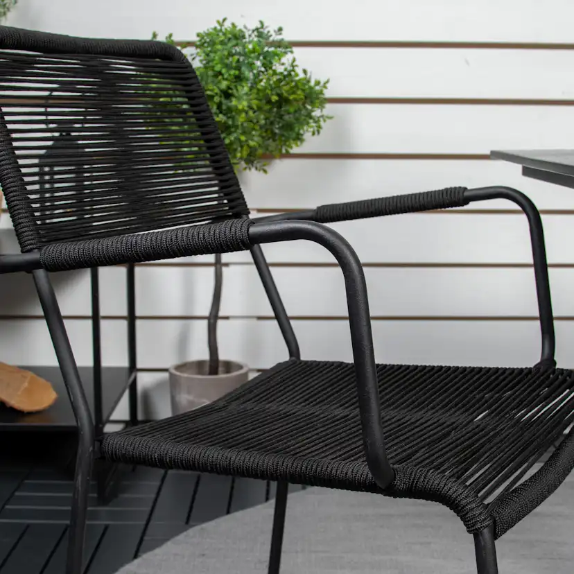 Cafégrupp Venture Home Coco med 2 Leon Karmstolar