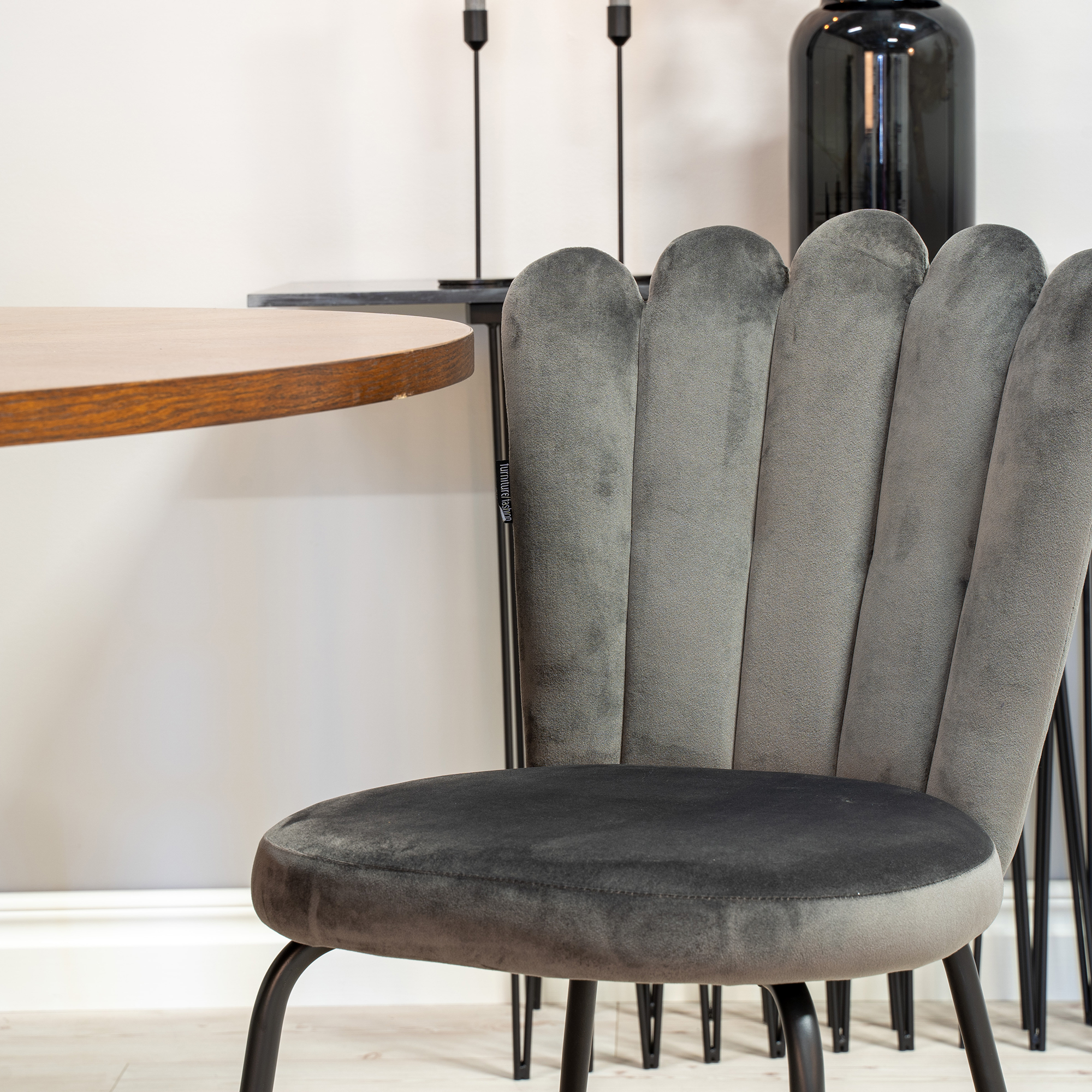 Matgrupp furniture/fashion Copenhagen med 4 Gråa Limhamn Light Stolar