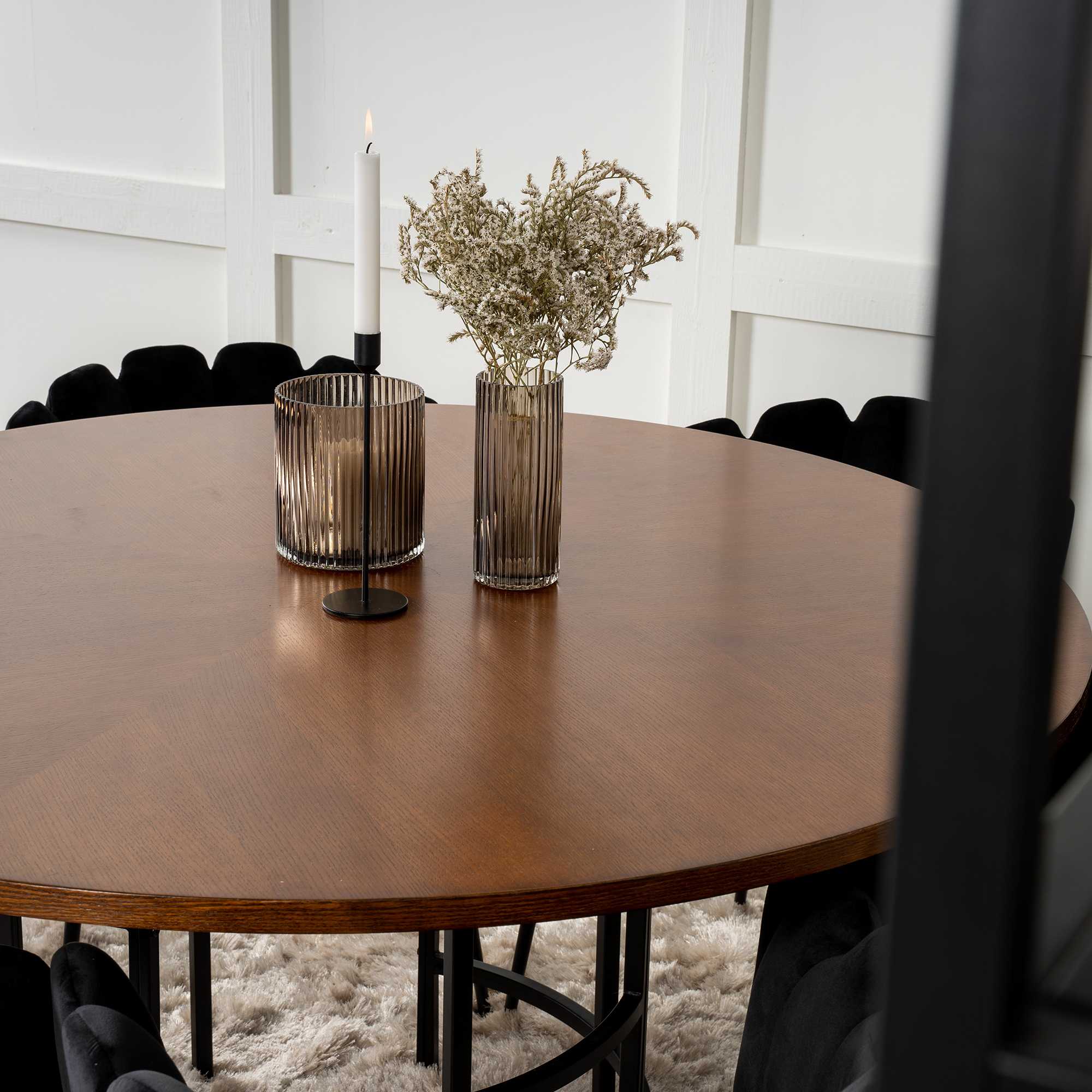 Matgrupp furniture/fashion Copenhagen med 6 Svarta Limhamn Stolar