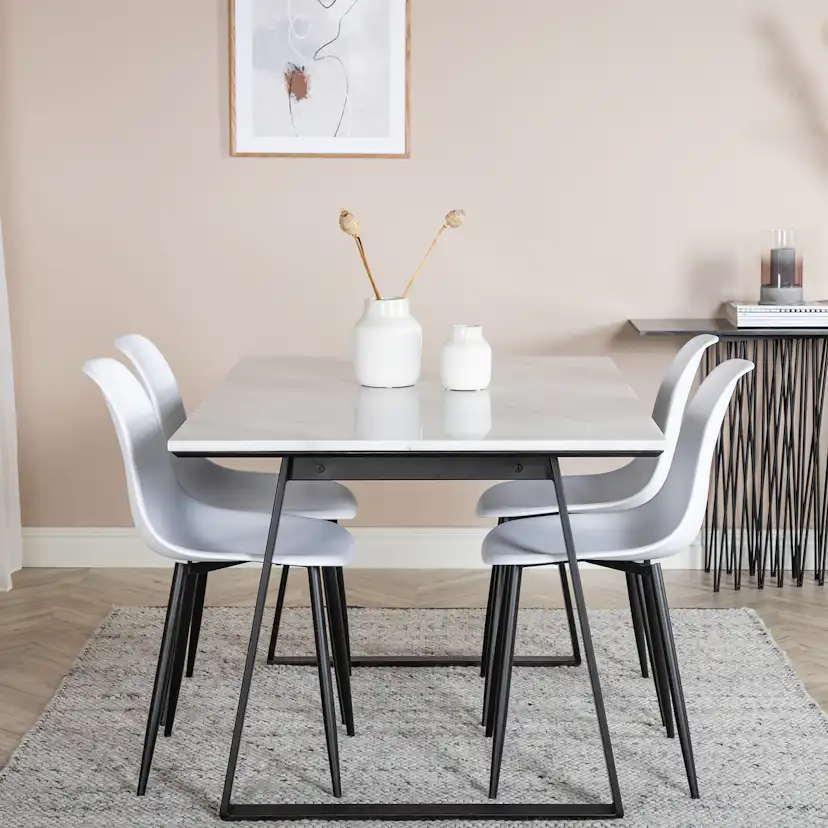 Matgrupp Venture Home Estelle 140 med 4 Pop Stolar