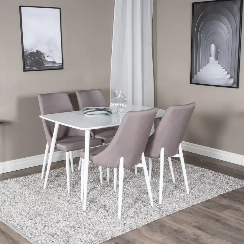 Matgrupp Venture Home Pobbie med 4 Laura Stolar Polyestertyg