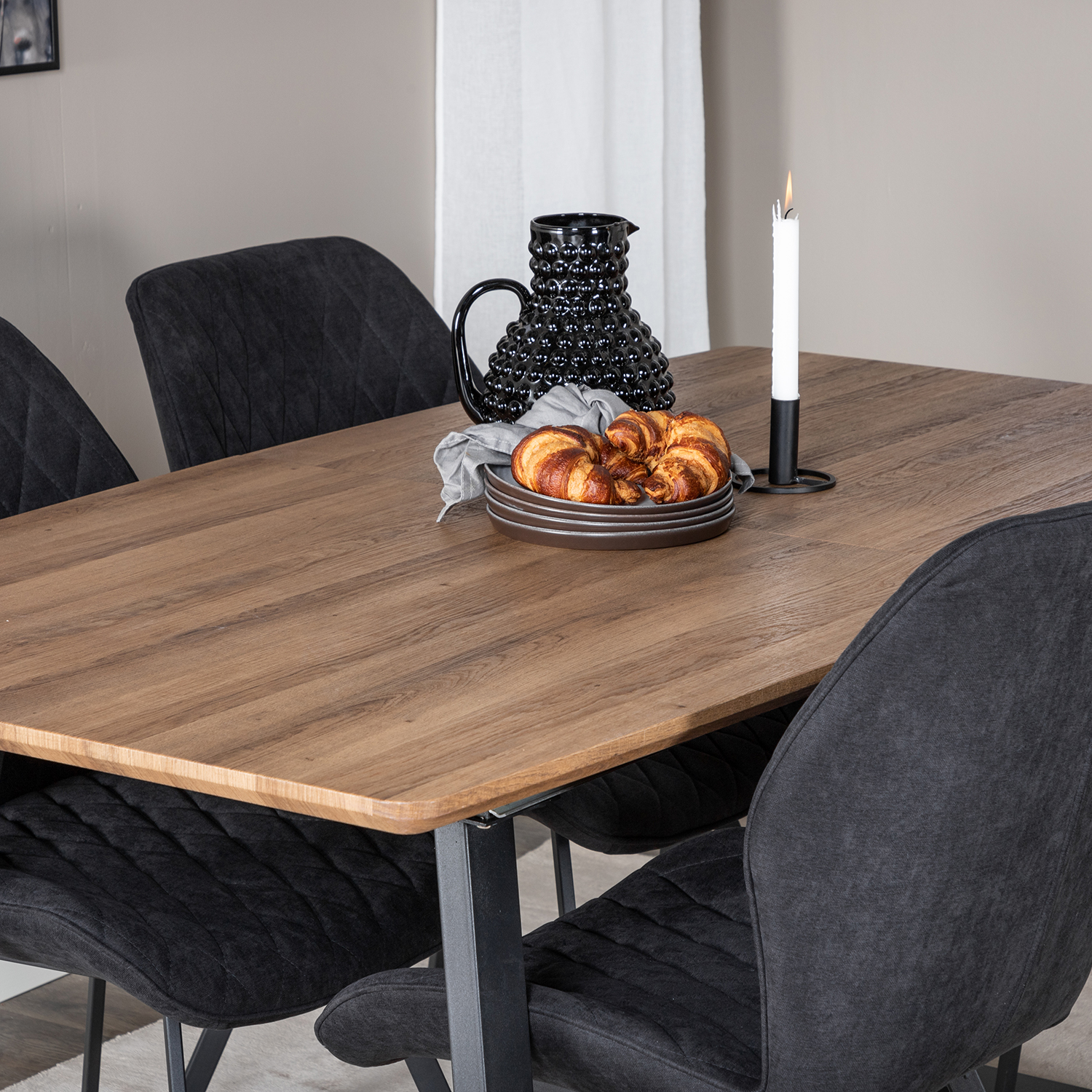 Matgrupp Venture Home Ina med 4 Geneva Stolar