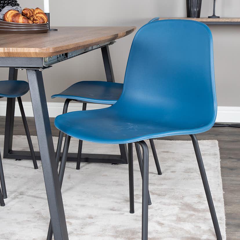 Matgrupp Venture Home Ina med 4 Ardi Stolar