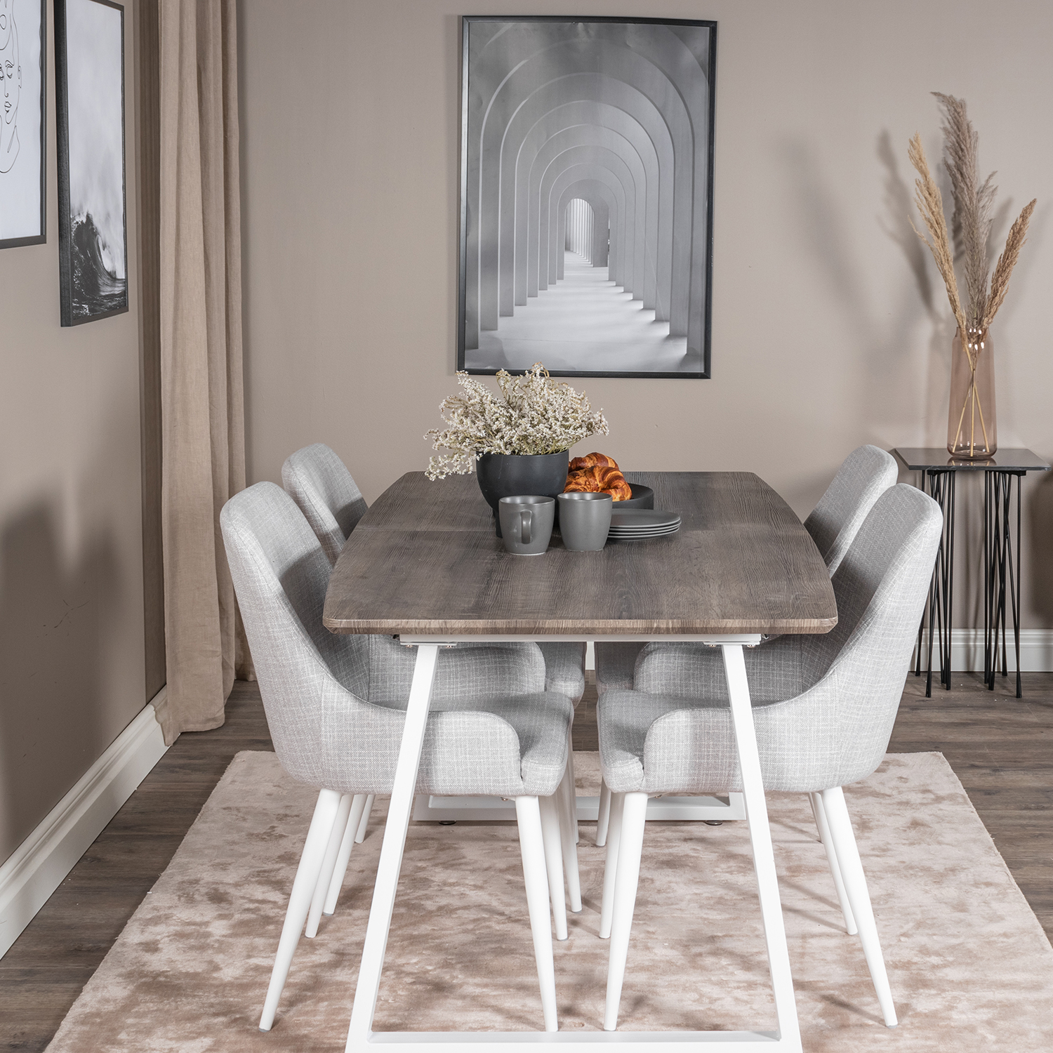 Matgrupp Venture Home Ina med 4 Plake Stolar