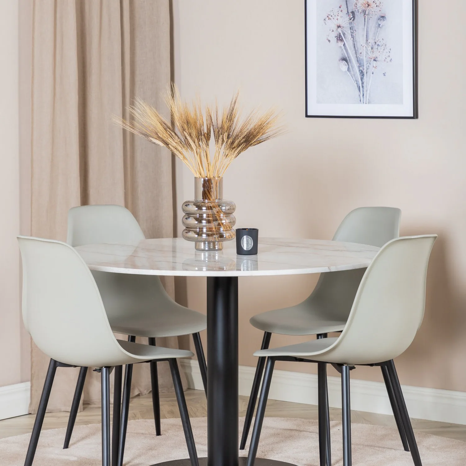 Matgrupp Venture Home Estelle med 4 Pop Stolar