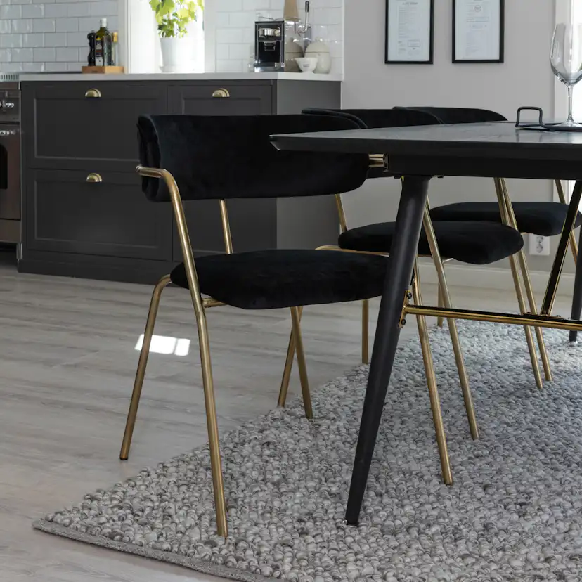 Matgrupp Venture Home Gold Förlängningsbart Bord & 6 Arrow Stolar i Svart Sammet