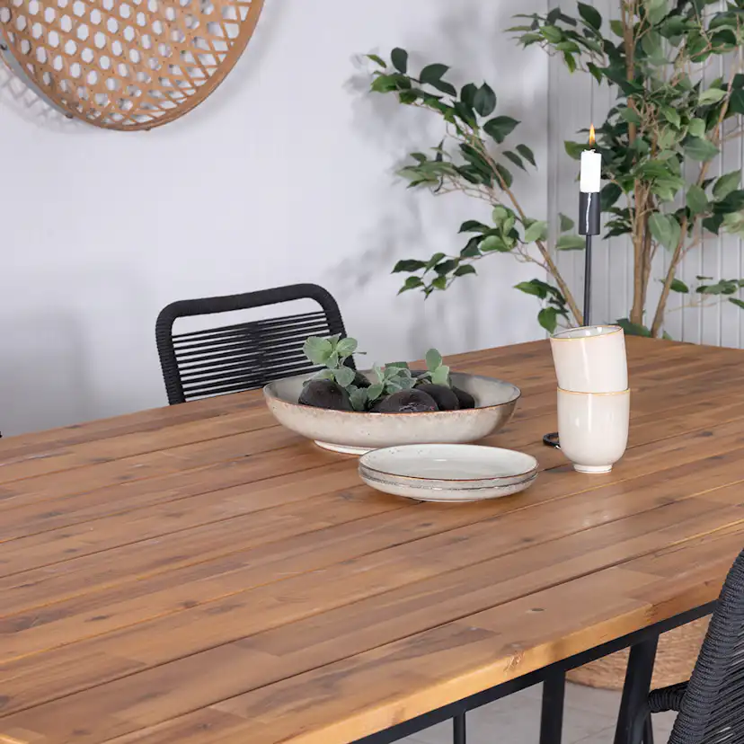 Matgrupp Venture Home Chane med 4 Lumi Stapelbara Matstolar