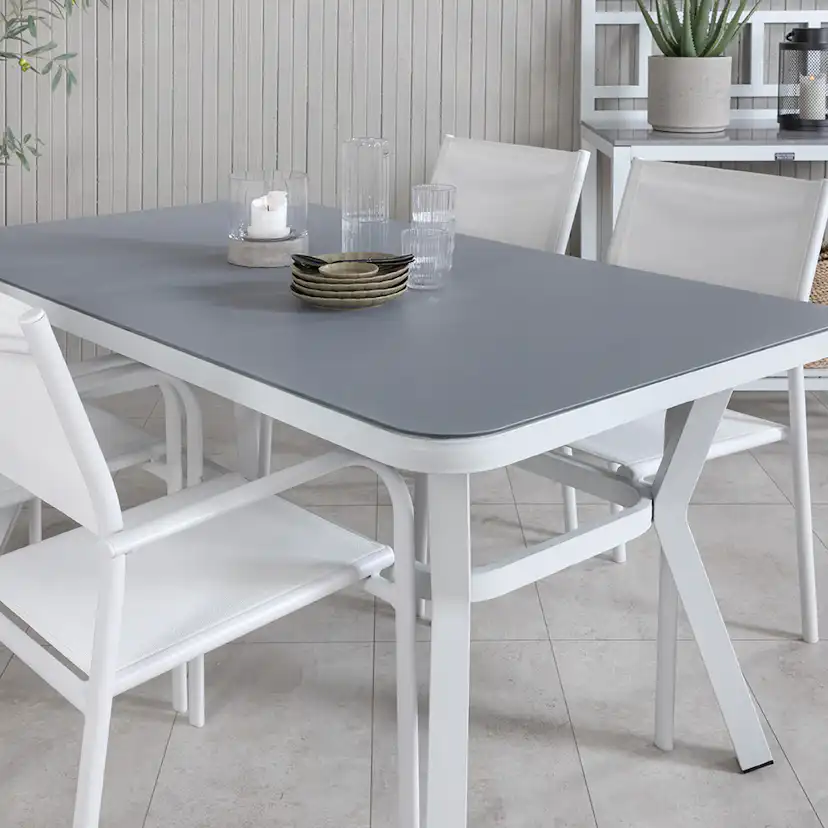 Matgrupp Venture Home Vyn Vit med 4 Samba Stapelbara Matstolar