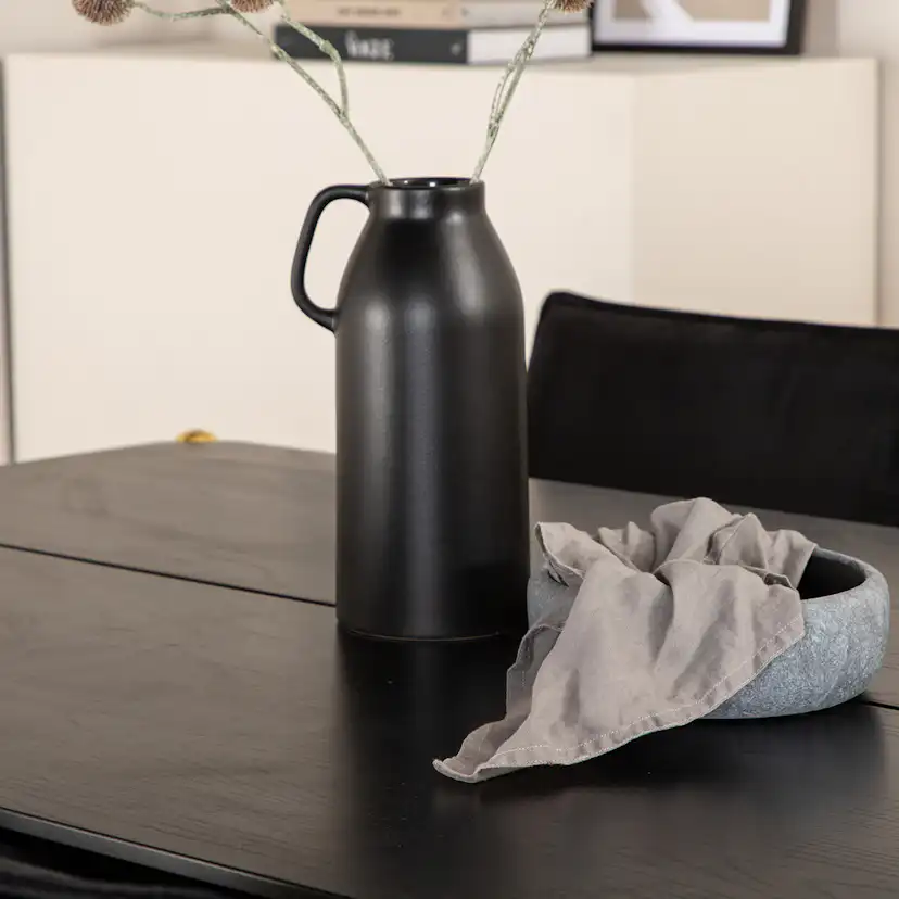 Matgrupp Venture Home Paris matbord och Annika matstol