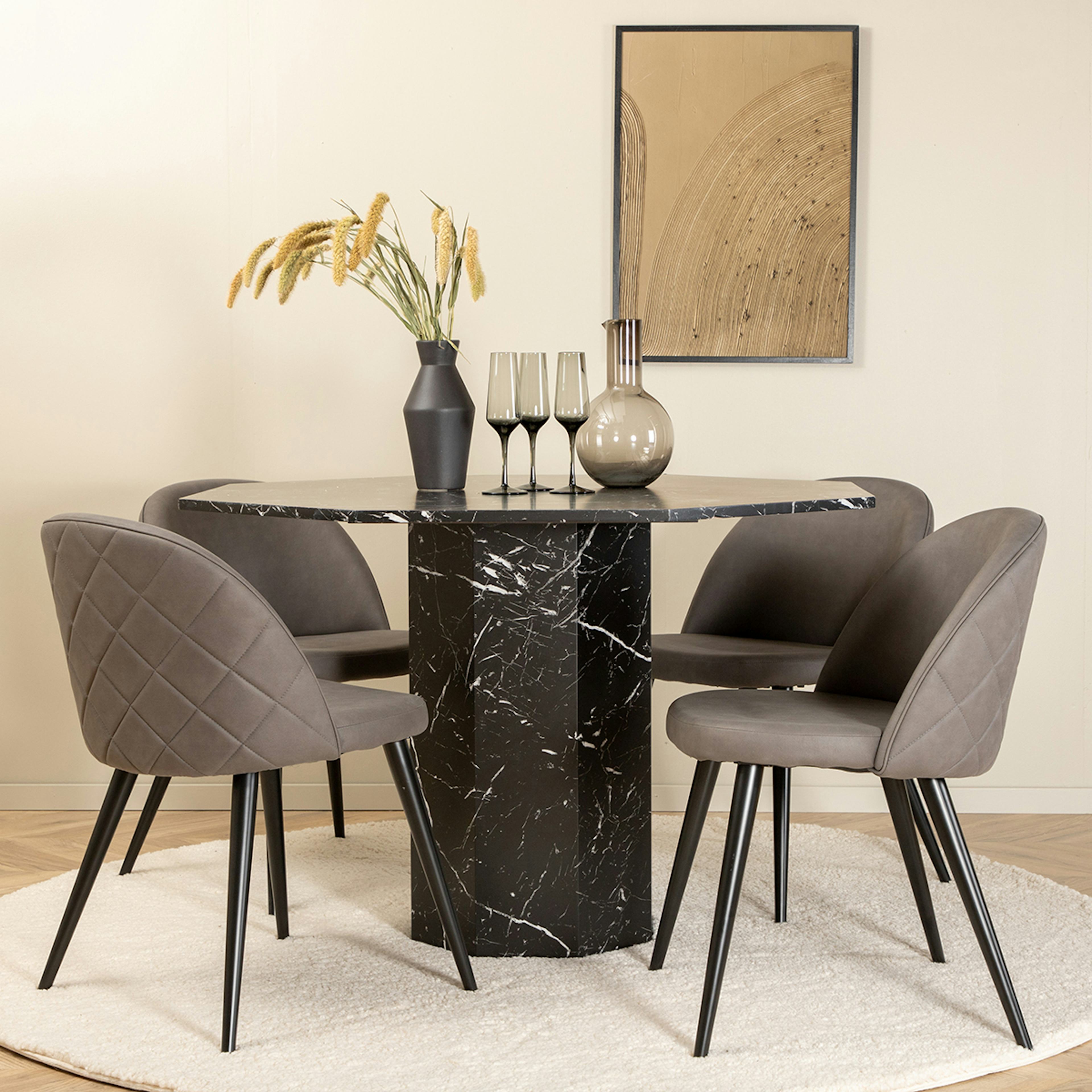 Matgrupp Venture Home Monte Carlo matbord och Valentina Stitcthes matstol