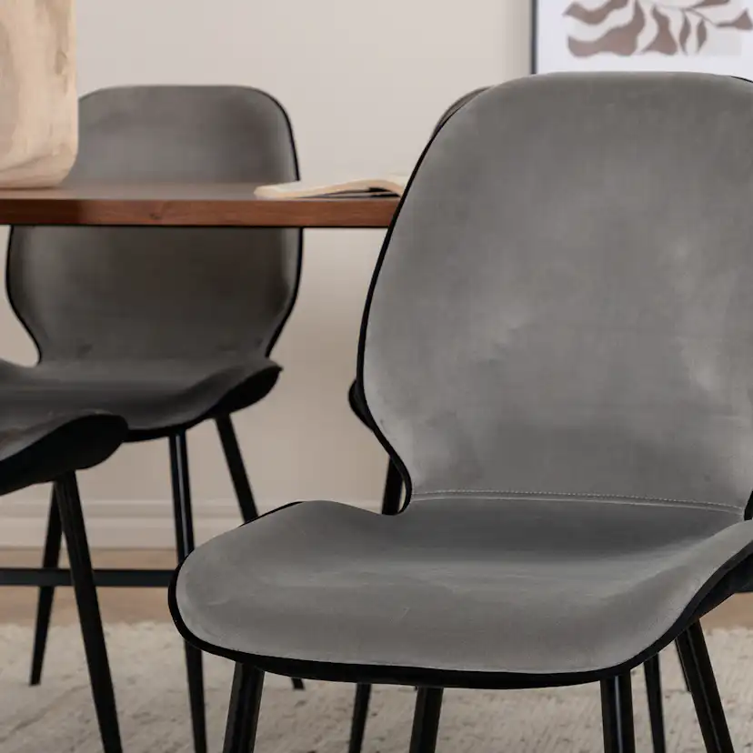 Matgrupp Venture Home Chicago matbord och Elisa matstol