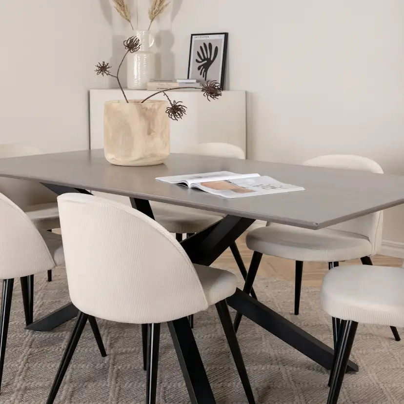 Matgrupp Venture Home med Piata Matbord och 6 Valentina Matstolar