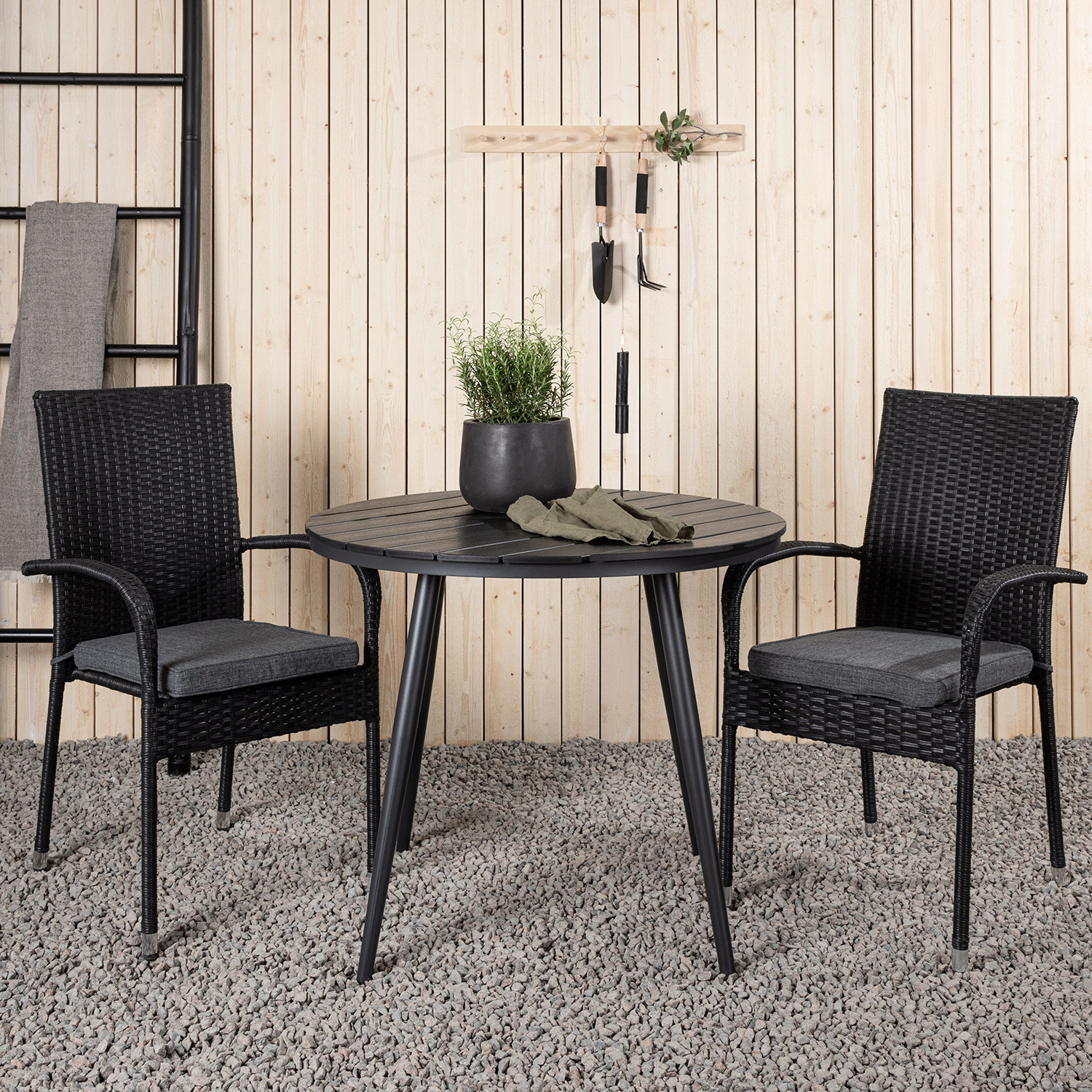 Matgrupp Utomhus Venture Home Break Ø90 med 2 Anna KarmTrädgårdsstolar