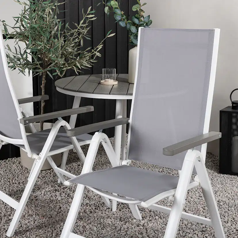 Cafégrupp Venture Home Break Ø90 cm med 2 Albany Stolar