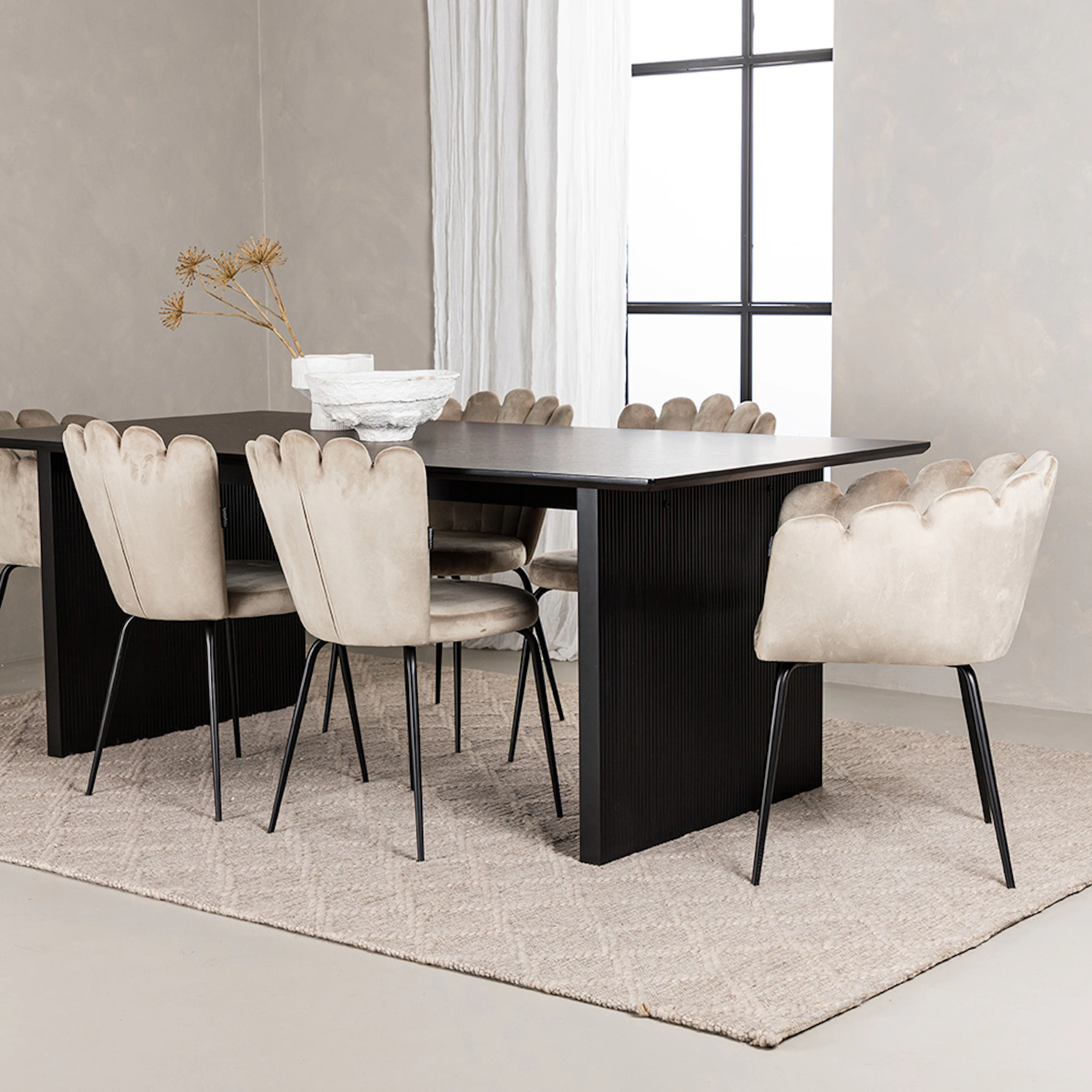 Matgrupp Venture Home Vail med 4 Limhamn Light Stolar