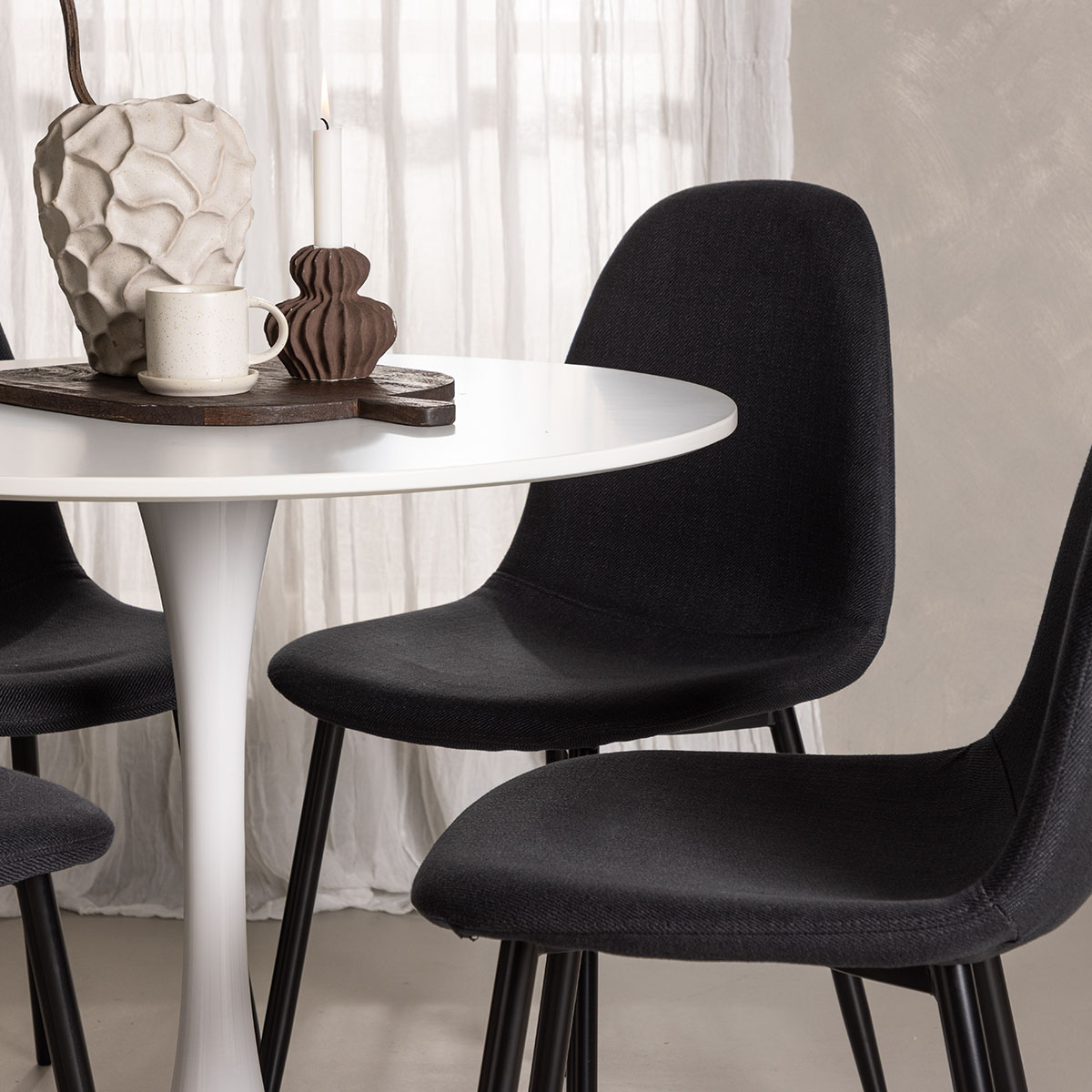 Matgrupp Venture Home Hamden Ø80 cm med 4 Polar stolar