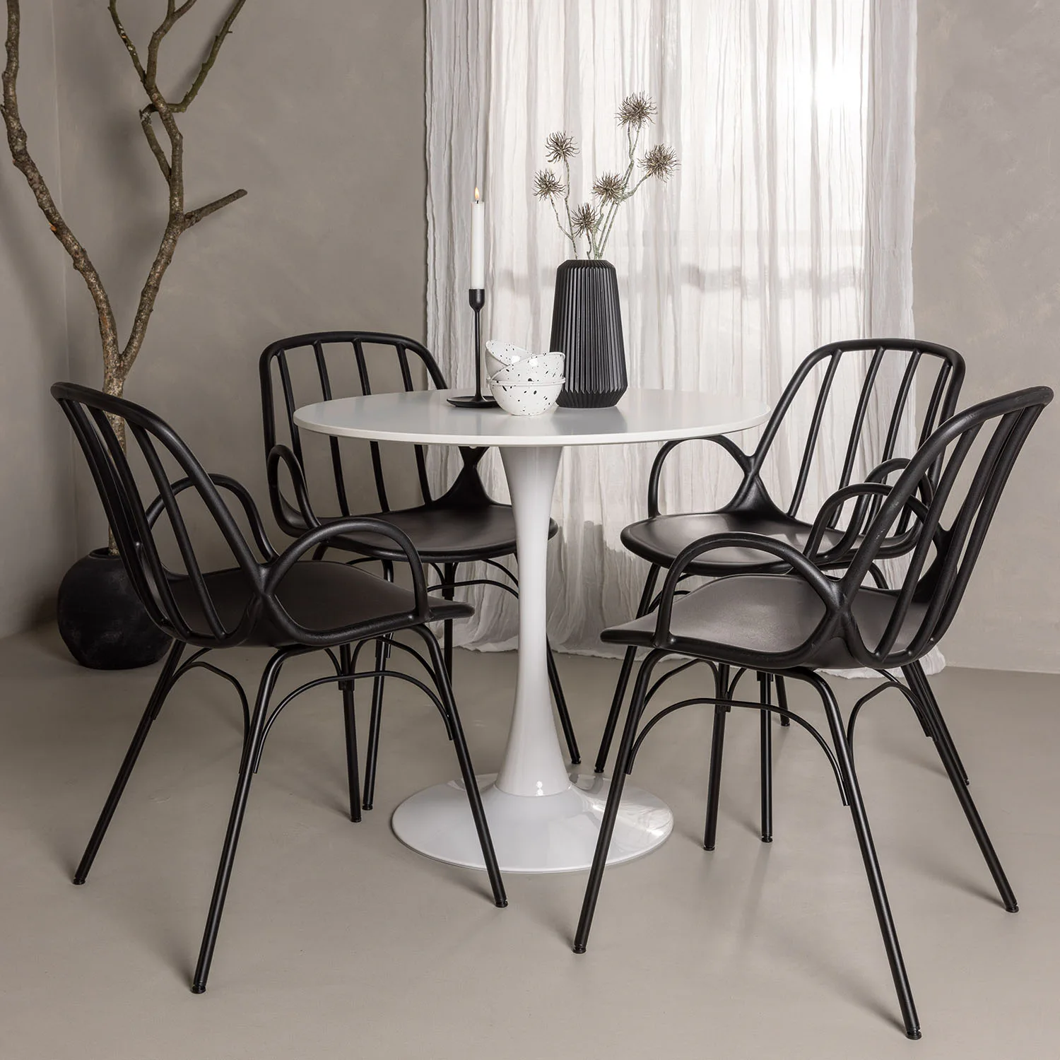 Matgrupp Venture Home Hamden Ø80 cm med 4 Dyrön stolar