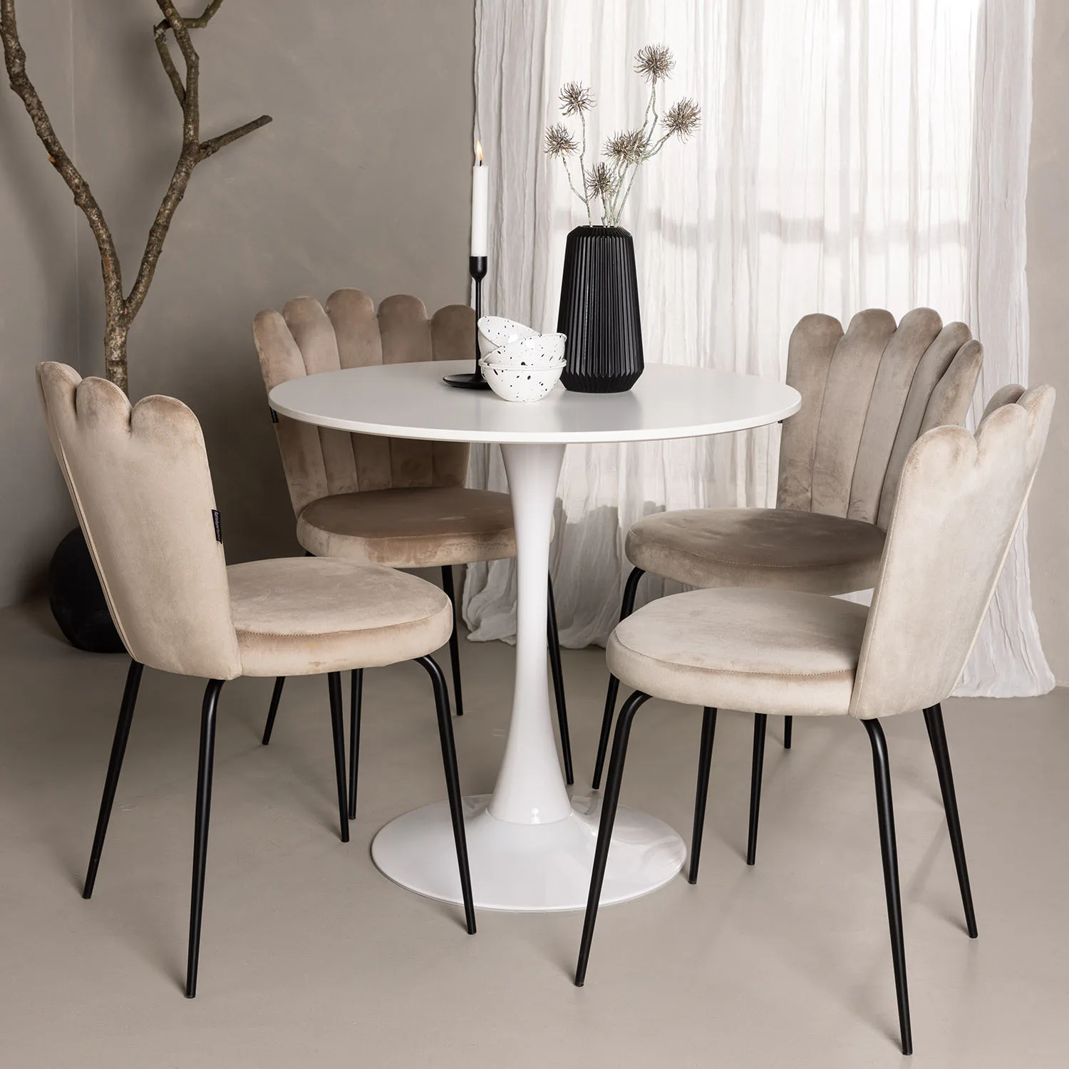 Matgrupp Venture Home Hamden Ø80 cm med 4 Limhamn Light stolar