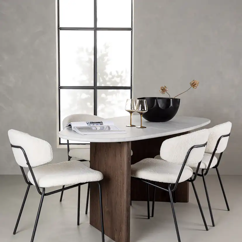 Matgrupp Venture Home Grönvik med 4 Chico Stolar