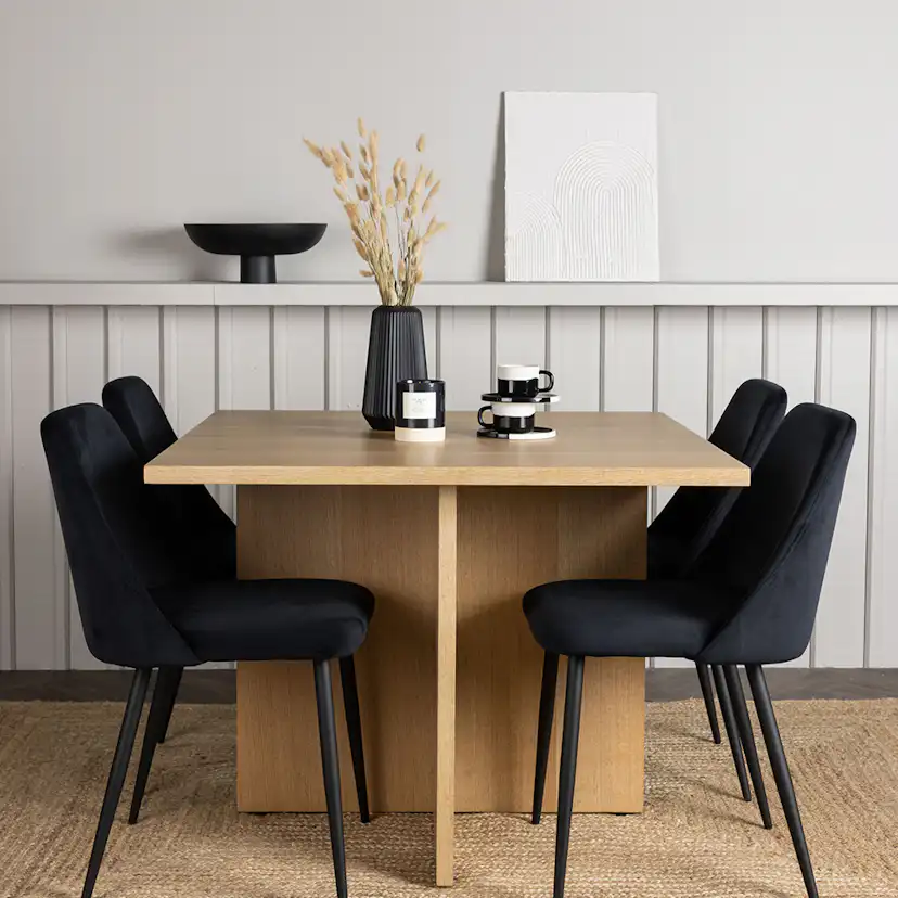 Matgrupp Venture Home Leo med 4 Night Sammet Stolar