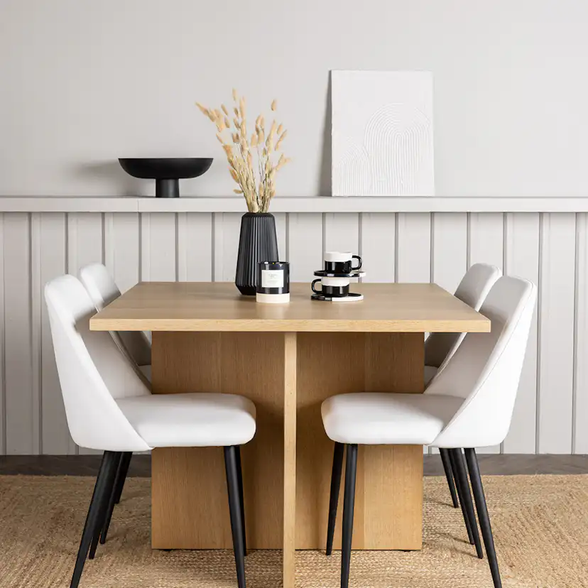 Matgrupp Venture Home Leo med 4 Night Stolar