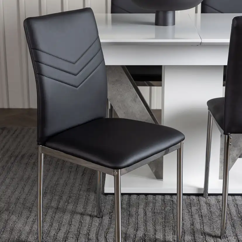 Matgrupp Venture Home Disa med 4 Lily Stolar