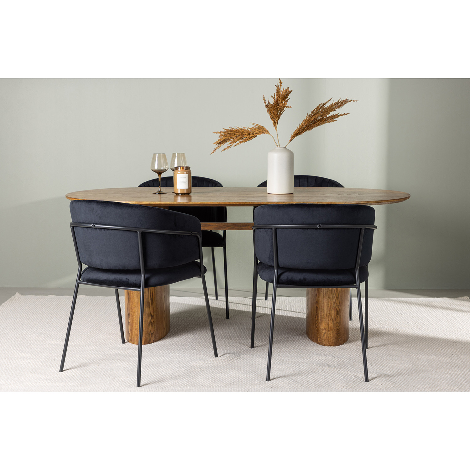 Matgrupp Venture Home Isolde med 4 Selma Stolar