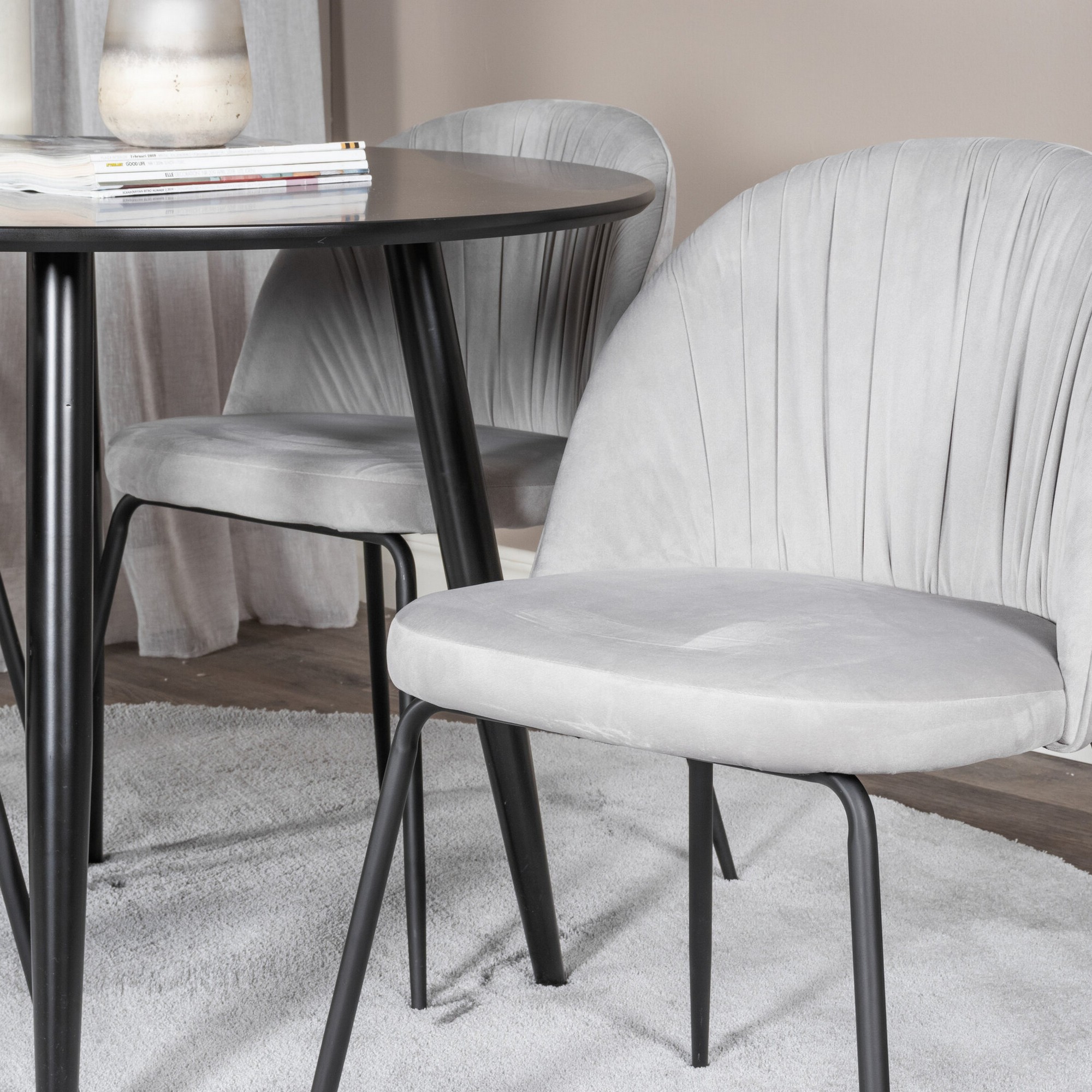 Matgrupp Venture Home Plaza med 4st Wrinkles Stolar