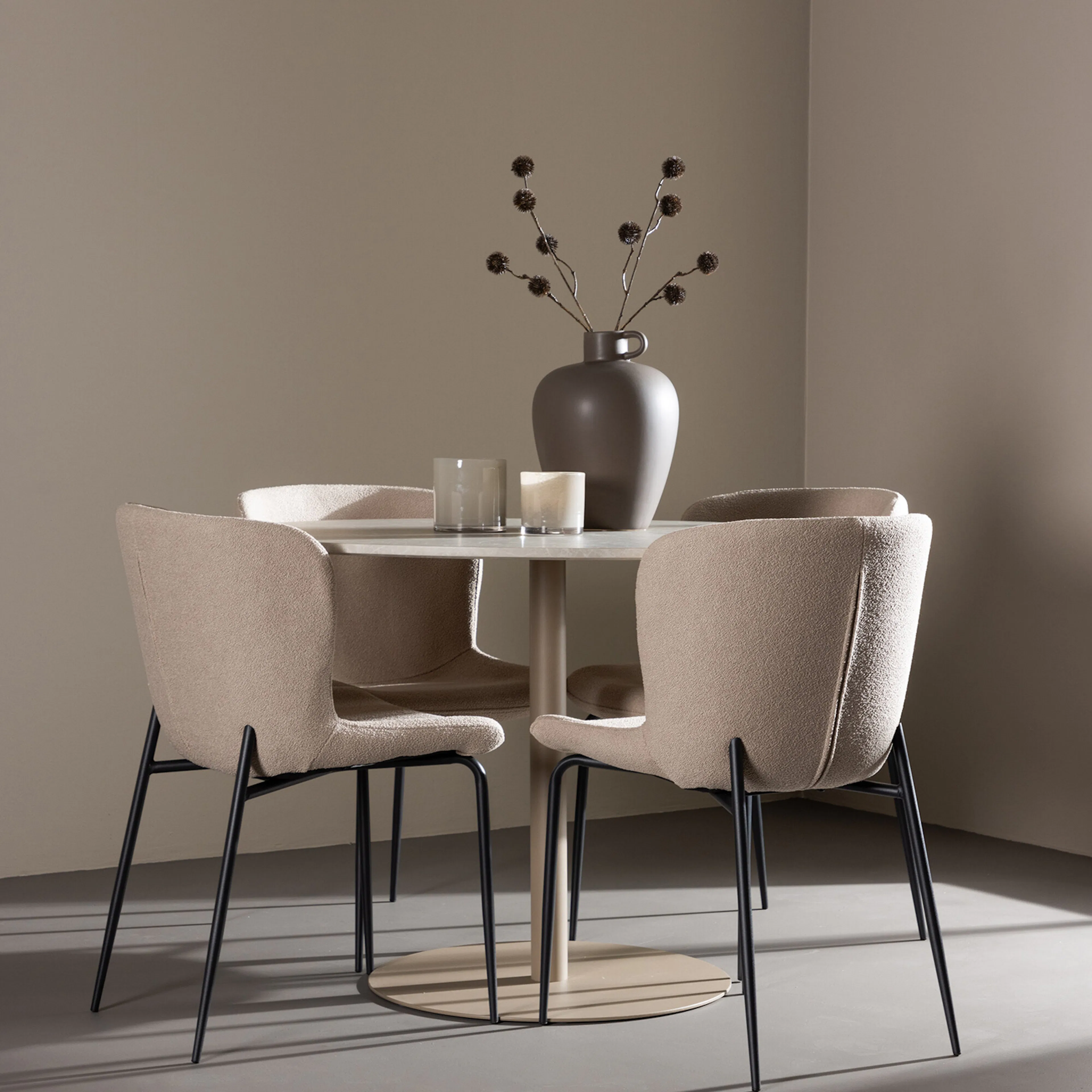 Matgrupp Venture Home Lycke Ø110 med 4 st Modesto Stolar