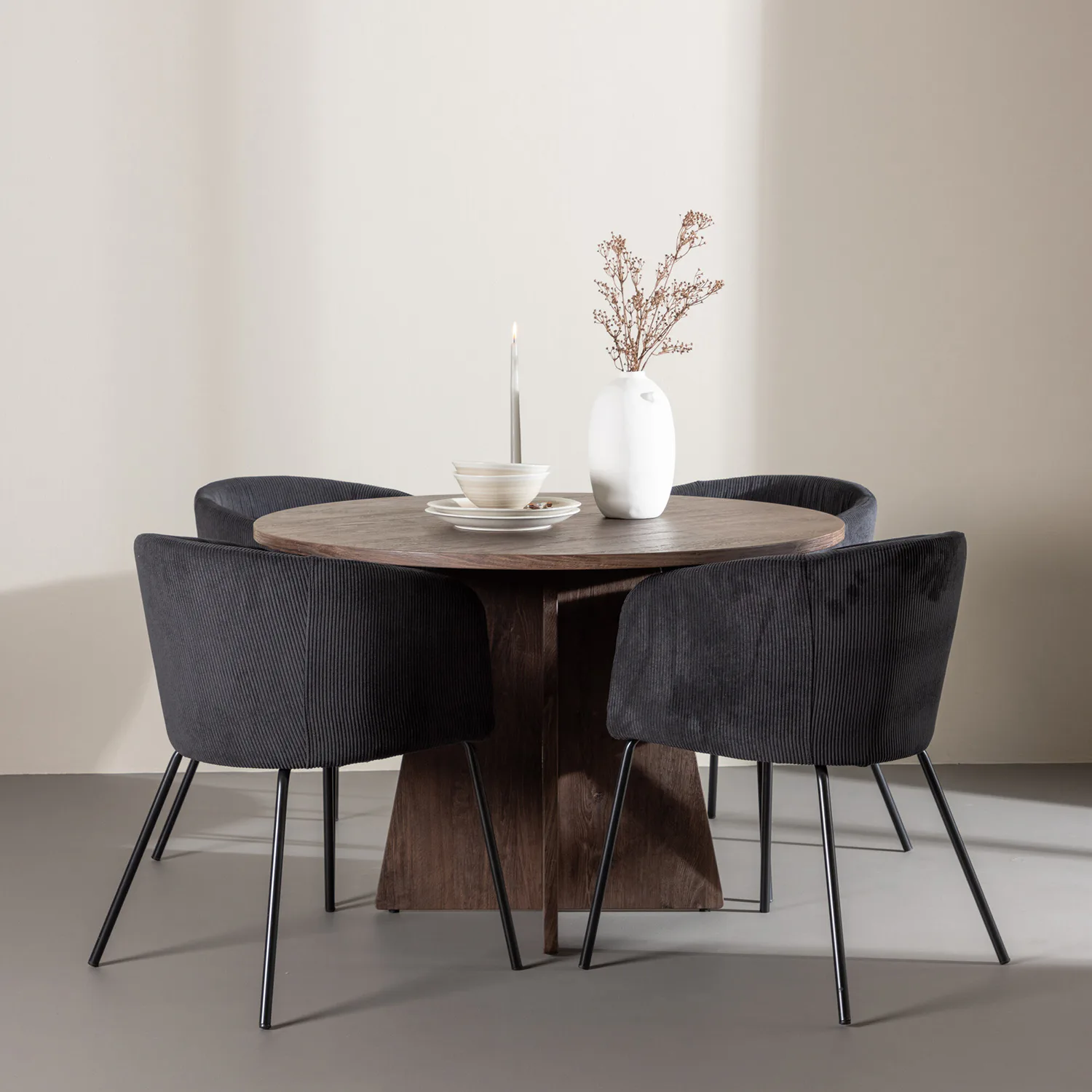 Matgrupp Venture Home Bootcut Ø110 med 4 st Berit Stolar