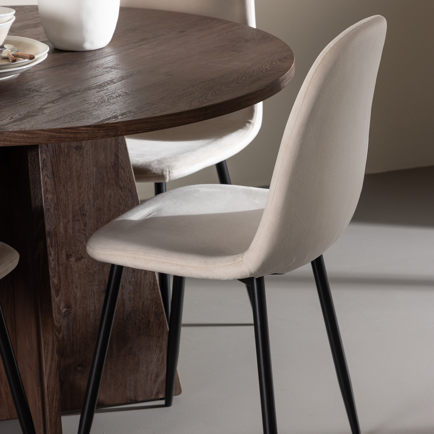 Matgrupp Venture Home Bootcut Ø110 med 4 st Polar Stolar Sammet