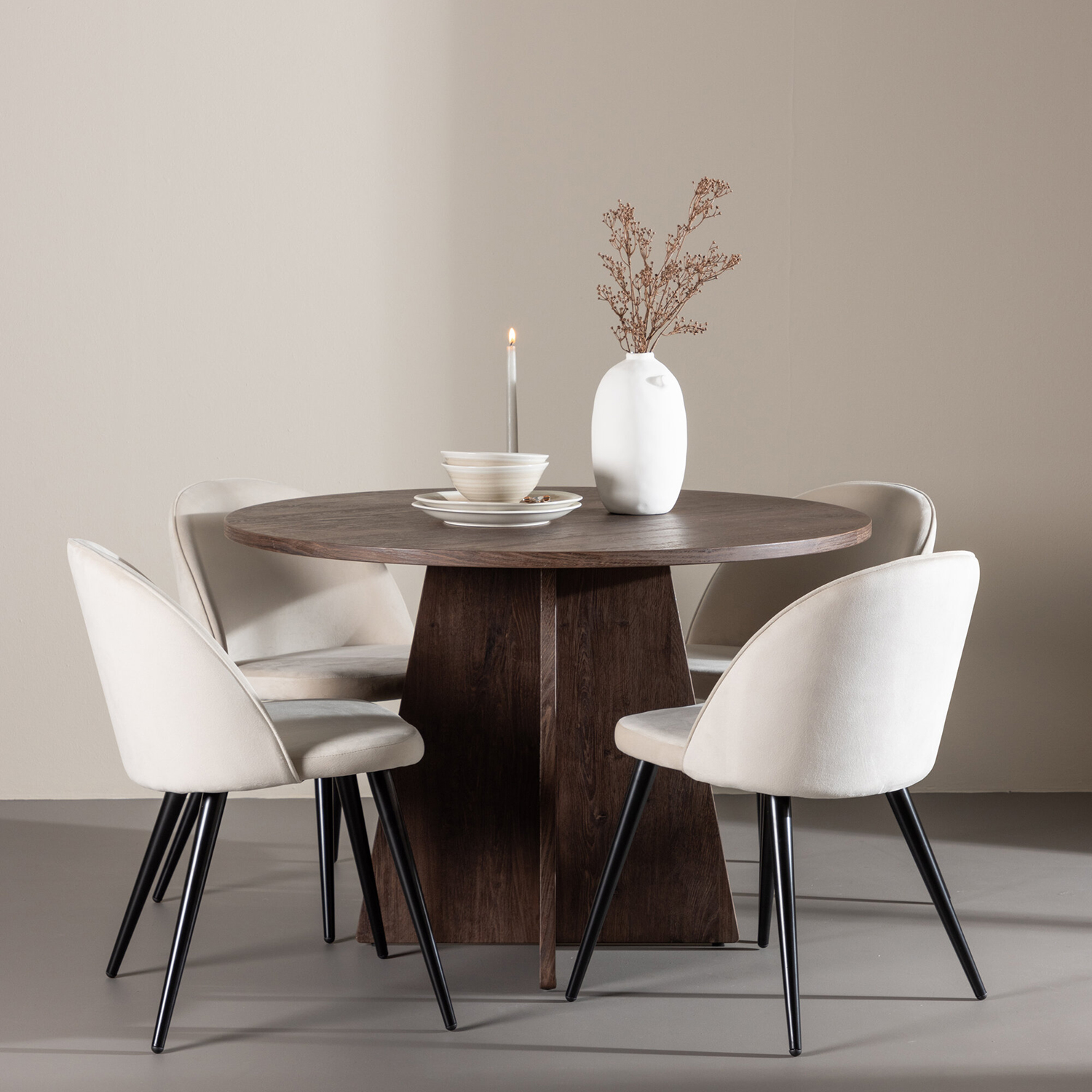 Matgrupp Venture Home Bootcut Ø110 med 4 st Velvet Stolar