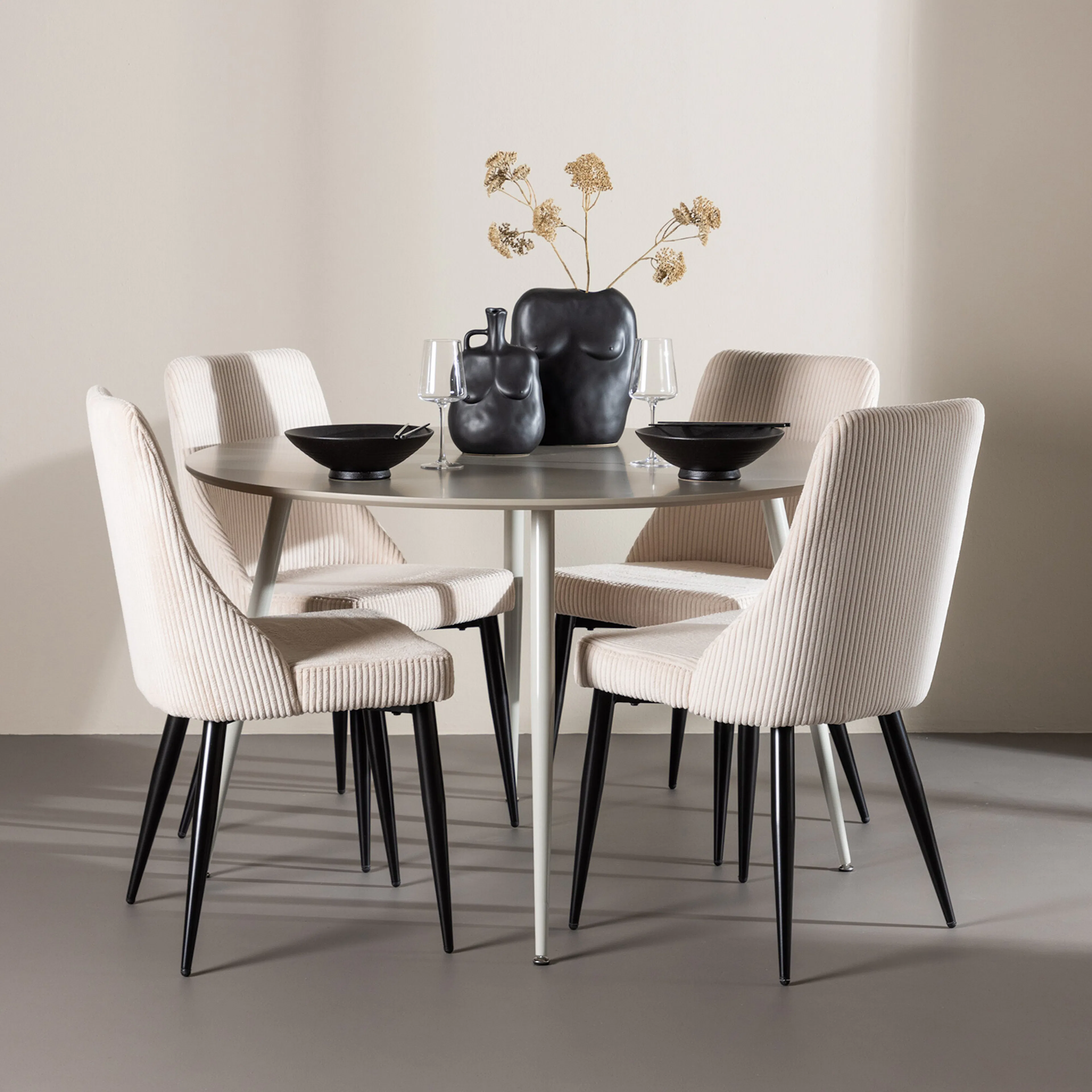 Matgrupp Venture Home Plaza Ø120 med 4 st Leone Stolar