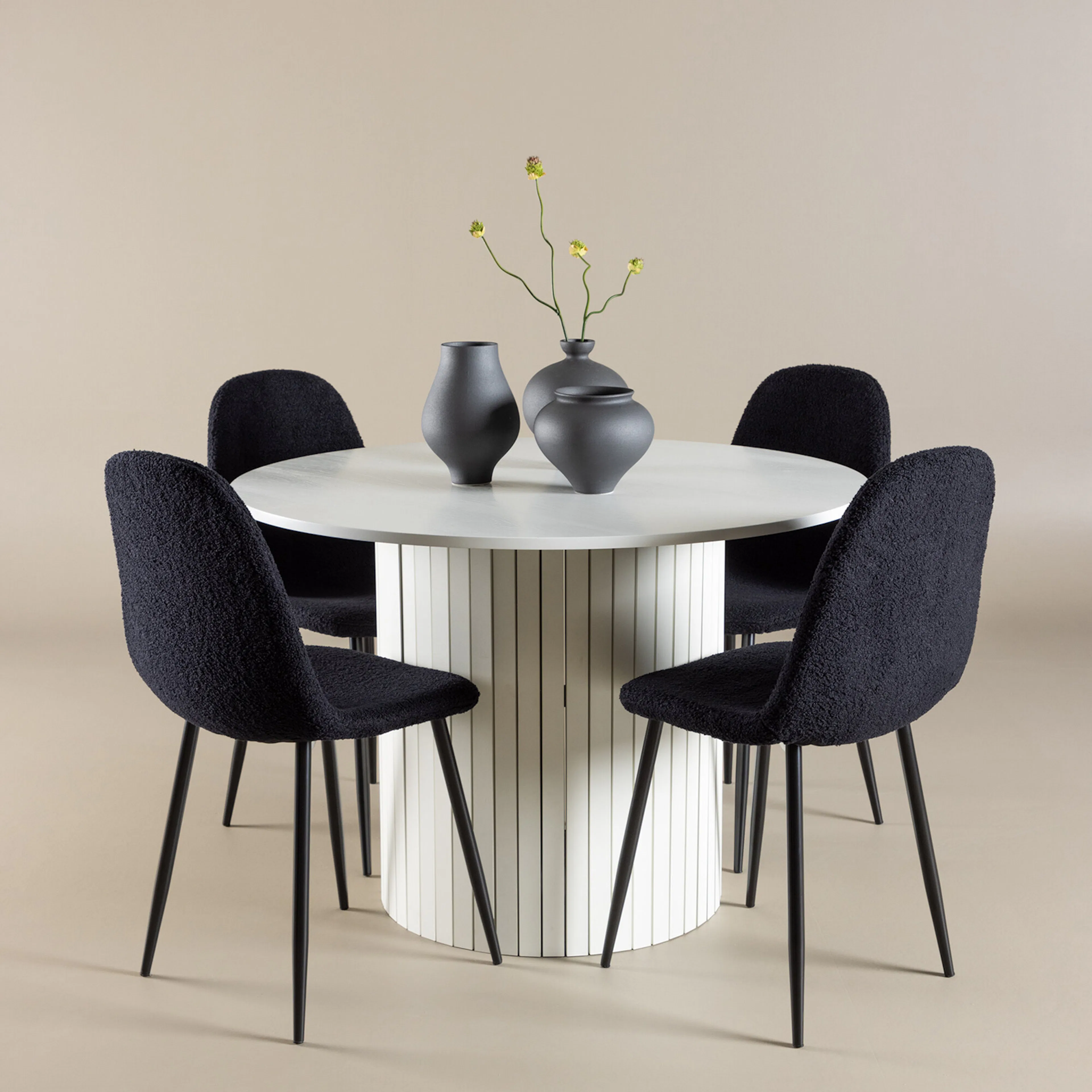 Matgrupp Venture Home Härön Ø110 med 4 st Polar Stolar Teddy