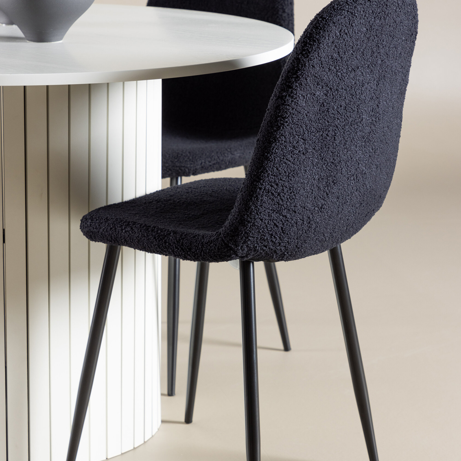 Matgrupp Venture Home Härön Ø110 med 4 st Polar Stolar Teddy